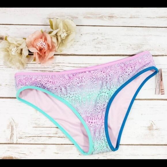 Victoria's Secret Hipster Bikini Bottoms - Picture 2 of 4